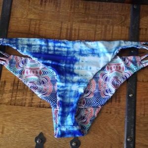 Reversible Roxy bathing suit bottoms